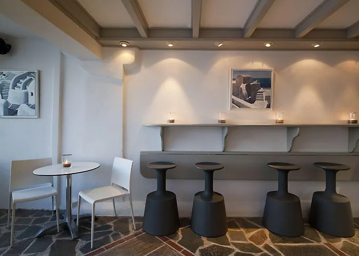 Regina Mare-adults Only 4* Imerovigli (Santorini)